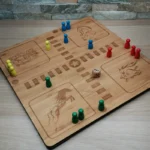 Jeu de petits chevaux en bambou personnalisé.