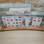 Support cartes à jouer en bambou pour enfants, vue de face