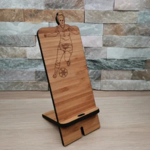 Support de téléphone portable en bambou, décoré avec une footballeuse