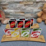 Support carte a jouer bois enfant